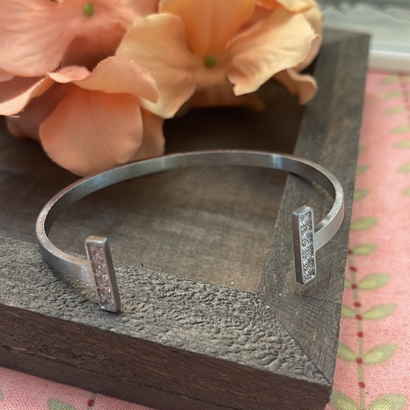 JBloom Bracelet with Rhinestones - Picture 3 of 4